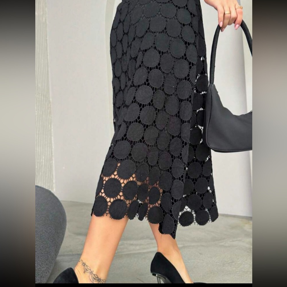 Black crochet embroidered midi skirt double layer dotted design - Picture 5 of 6